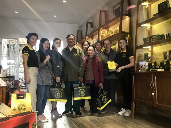 Tưng bừng đón chào khai trương showroom Đông trùng hạ thảo Lâm Đồng 