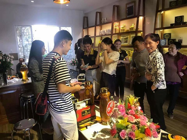 Tưng bừng đón chào khai trương showroom Đông trùng hạ thảo Lâm Đồng 